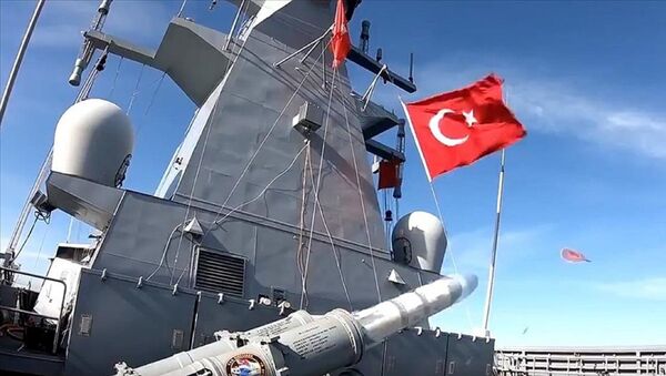 Taarruz güdümlü Atmaca mermisinin harp başlıklı ilk atışı - Sputnik Türkiye