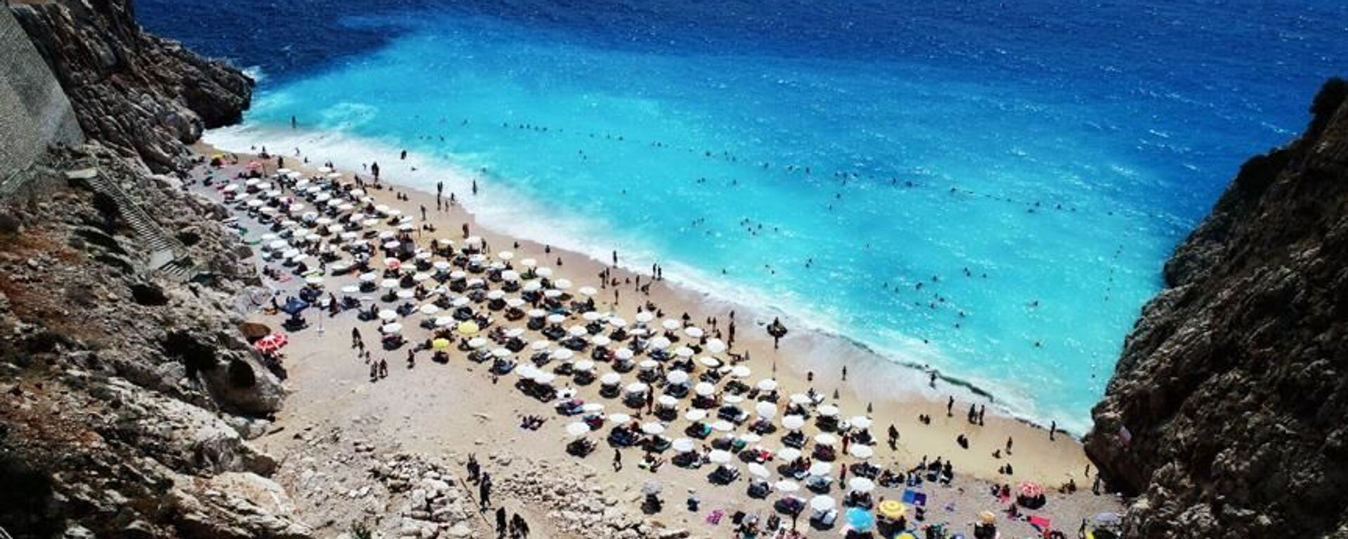 Antalya'nın Kaş ilçesindeki dünyaca ünlü Kaputaş Plajı - Sputnik Türkiye, 1920, 29.04.2026