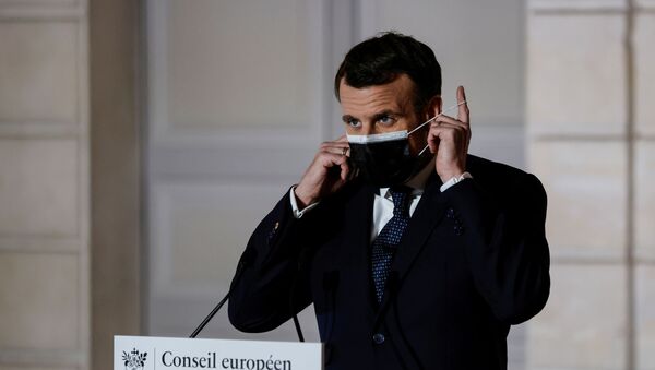 Fransa Cumhurbaşkanı Emmanuel Macron - maske - Sputnik Türkiye