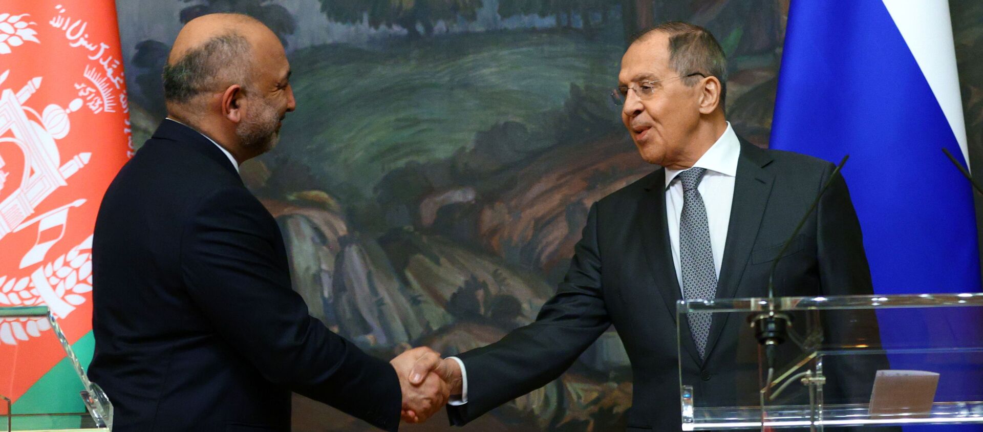 Rusya Dışişleri Bakanı Sergey Lavrov, Afganistanlı mevkidaşı Muhammef Hanif Atmar ile ortak basın toplantısında - Sputnik Türkiye, 1920, 27.02.2021