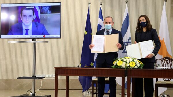 Rum yönetimi, Yunanistan ve İsrail, elektrik şebekelerini birbirine bağlamak üzere mutabakat zaptı imzaladı - Sputnik Türkiye