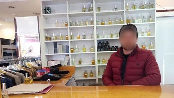 Zonguldak'ın Gökçebey ilçesinde, kabinde kıyafet deneyen kadını cep telefonuyla görüntülediği iddia edilen mağaza sahibi E.Ç., tutuklandı. - Sputnik Türkiye