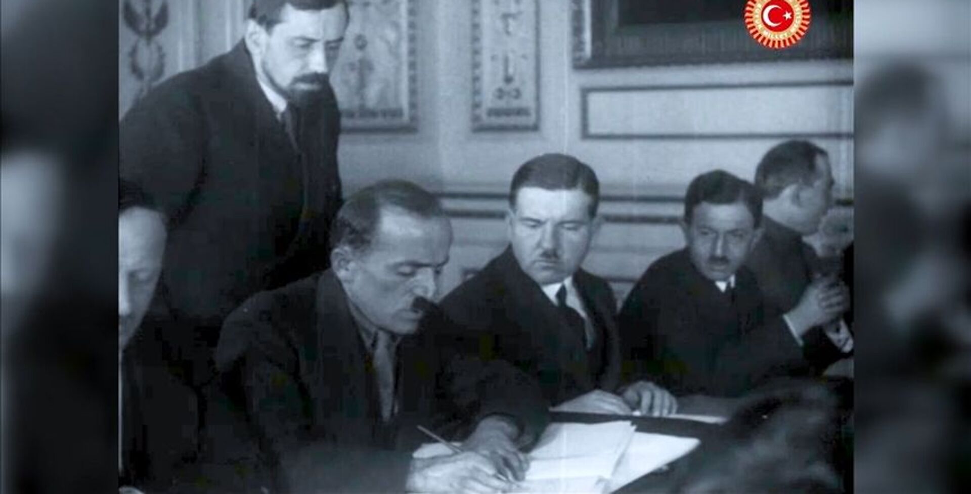 TBMM Başkanlığı, Moskova Antlaşmasının tarihi görüntülerini paylaştı - Sputnik Türkiye, 1920, 15.03.2021