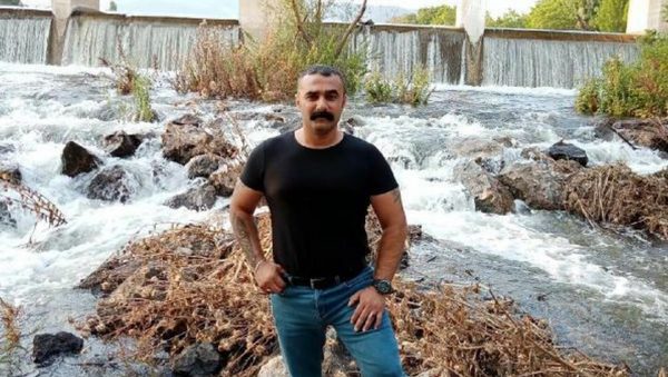 Salihli'de dövülerek öldürülen kişinin bıçakladığı kişi de öldü - Sputnik Türkiye