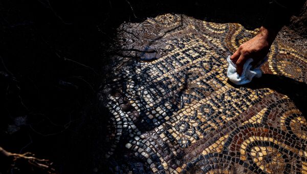 İzmir'de 1500 yıllık mozaik bulundu - Sputnik Türkiye