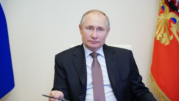 Putin, devlet başkanının iki dönem daha adaylığını koymasına yönelik yasayı imzaladı - Sputnik Türkiye