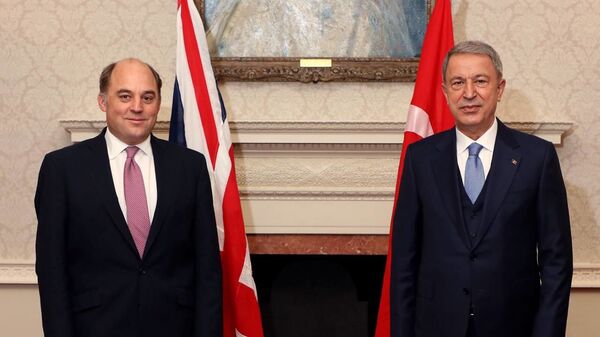 Milli Savunma Bakanı Hulusi Akar'ın İngiltere Savunma Bakanı Ben Wallace'ın davetlisi olarak Londra'ya gerçekleştirdiği ziyaret - Sputnik Türkiye