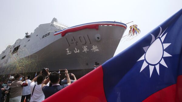 Tayvan yeni amfibi savaş gemisini denize indirdi - Sputnik Türkiye
