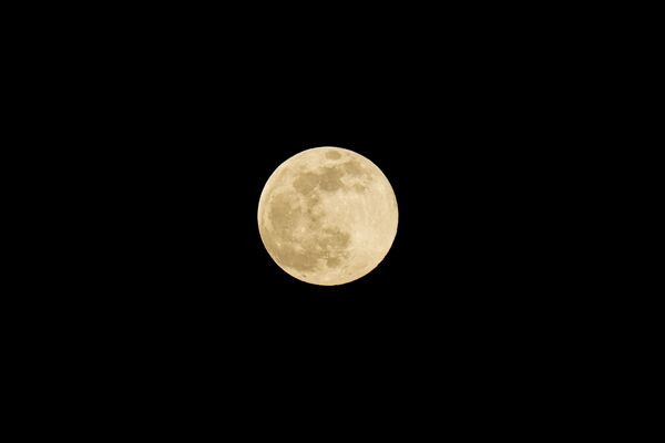 'Süper Pembe Ay' gökyüzünde görsel şölen oluşturdu - Sputnik Türkiye