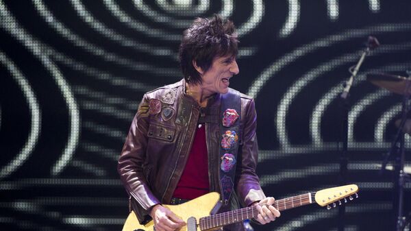 Rolling Stones efsanesi Ronnie Wood, ikinci kez yakalandığı kanseri atlattı - Sputnik Türkiye