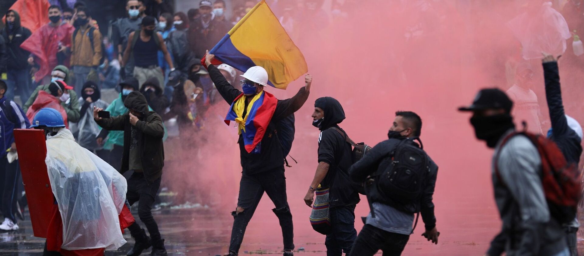 Kolombiya'da 7 günden bu yana devam eden vergi reformu karşıtı kitlesel gösterilerde hayatını kaybedenlerin sayısı, 5 artarak 24'e yükseldi, yaralı sayısı ise 900'ü geçti. - Sputnik Türkiye, 1920, 07.05.2021