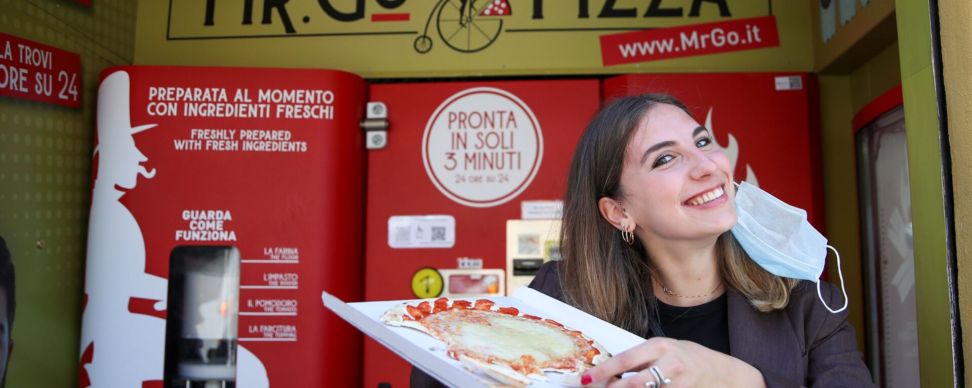 Roma'da taze pizza otomatı: 3 dakikada sıcak pizza veriyor - Sputnik Türkiye, 1920, 07.05.2021