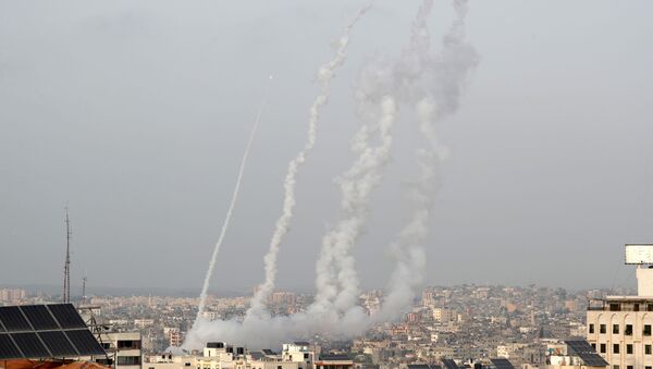 Hamas'ın ültimatomunun ardundan Gazze'den Batı Kudüs ve Beyt Şems'e atılan roketler - Sputnik Türkiye