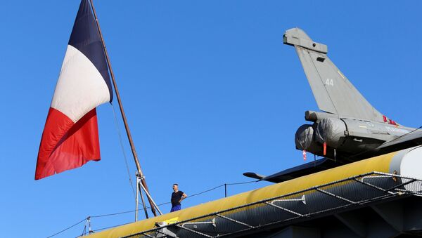 Fransız uçak gemisi, Rum kesiminin Limasol Limanı'na demirledi - Sputnik Türkiye