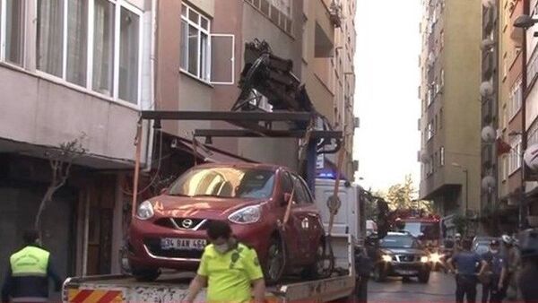 Şişli'de çökme tehlikesi olan 6 katlı bina boşaltıldı - Sputnik Türkiye