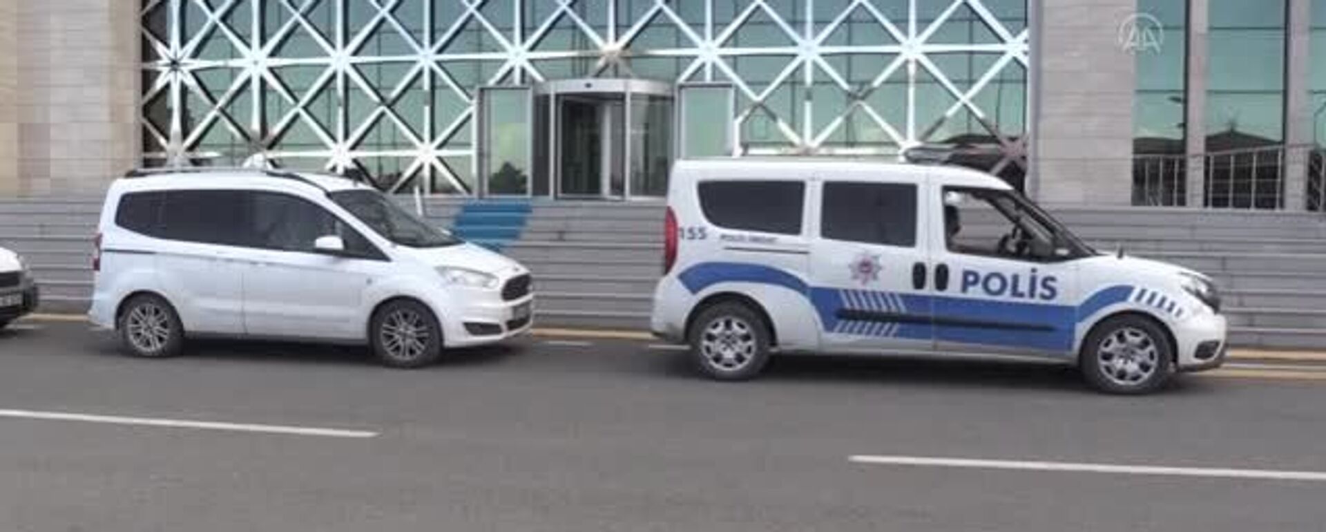 polis arabası / adliye - Sputnik Türkiye, 1920, 30.03.2026