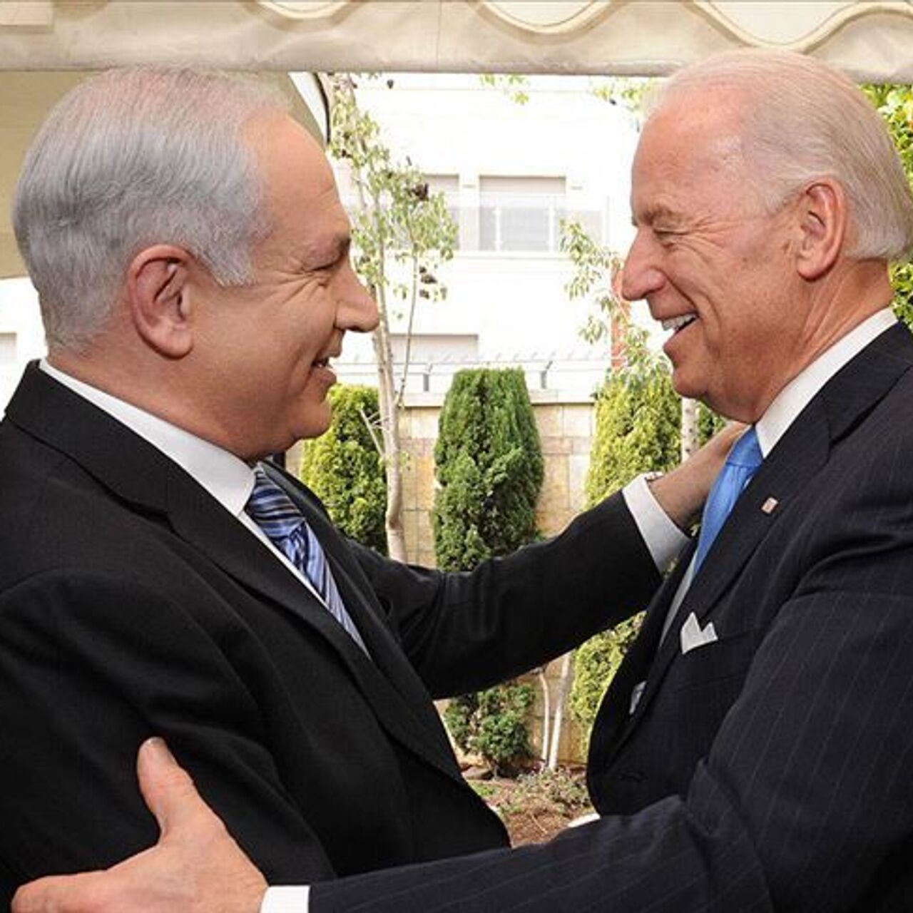 ABD Başkanı Biden İsrail'de: Netanyahu ile kucaklaştı - 18.10.2023, Sputnik  Türkiye