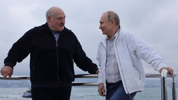 Putin ve Lukaşenko denizde tekne turu yaptı - Sputnik Türkiye
