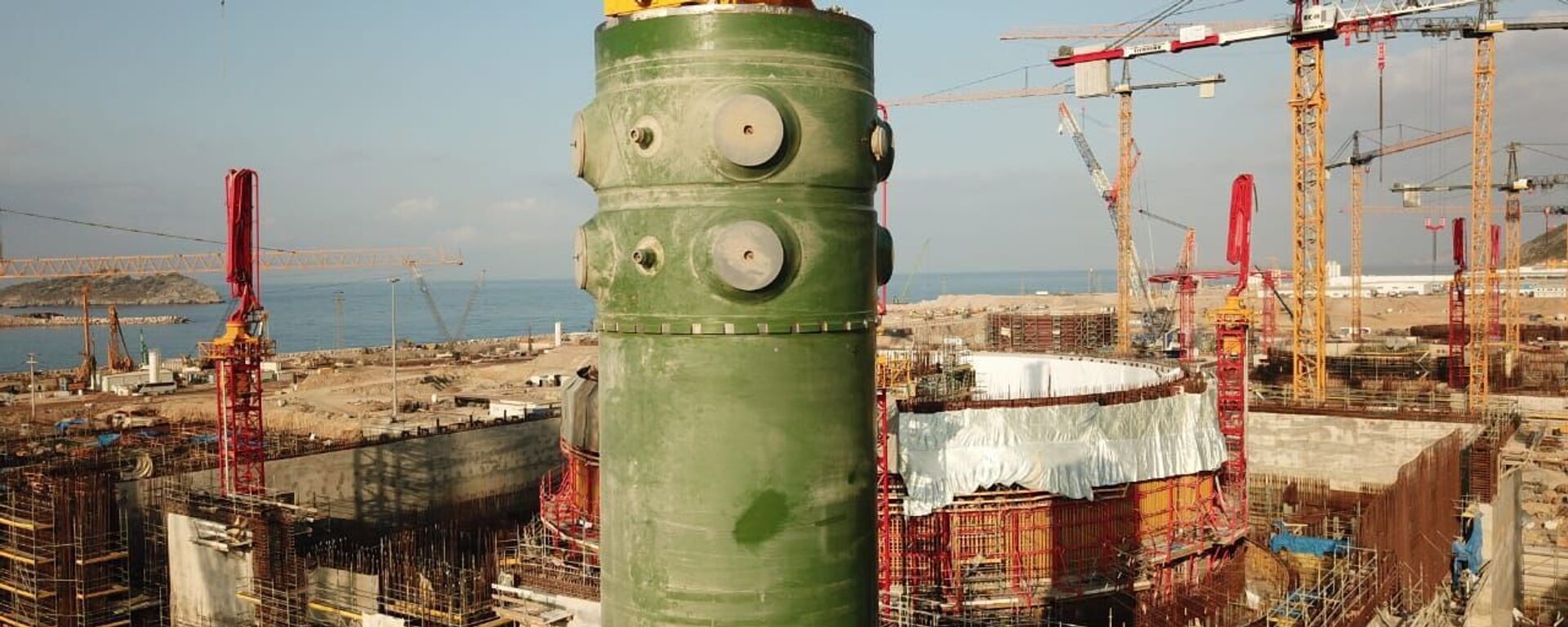 Akkuyu Nükleer Güç Santrali’nde birinci ünitenin reaktör kabı - Sputnik Türkiye, 1920, 20.01.2022