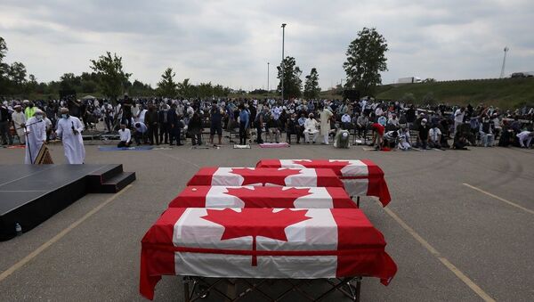 Kanada’da öldürülen Müslüman aile için cenaze töreni düzenlendi  - Sputnik Türkiye
