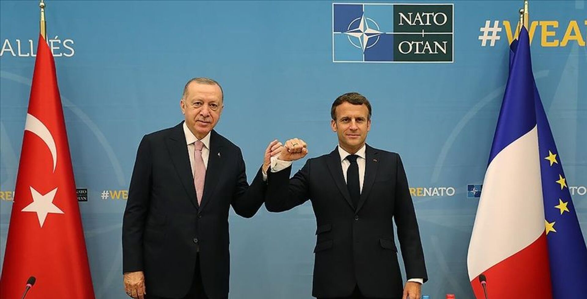 14 Haziran 2021'de Brüksel'deki NATO zirvesinde Recep Tayyip Erdoğan ile Emmanuel Macron görüşmesi - Sputnik Türkiye, 1920, 14.06.2021