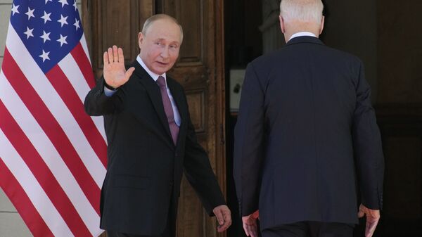 Vladimir Putin- Joe Biden - Sputnik Türkiye