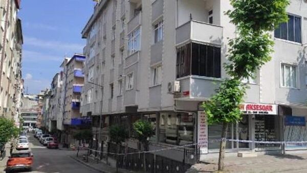 Güngören'de çatlak oluşan 4 katlı bina boşaltıldı - Sputnik Türkiye