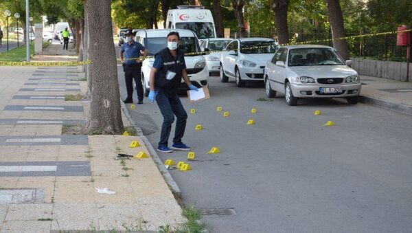 Eşini sokak ortasında öldüren adam, polisle çıkan çatışmada hayatını kaybetti - Sputnik Türkiye