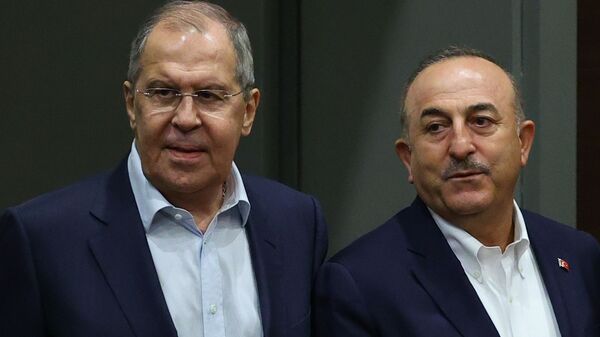 Rusya Dışişleri Bakanı Sergey Lavrov ile Dışişleri Bakanı Mevlüt Çavuşoğlu - Sputnik Türkiye