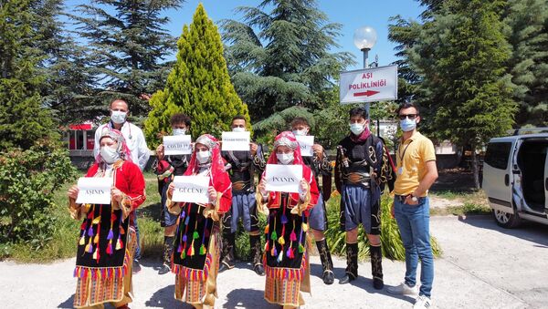 Afyonkarahisar'da halk oyunları ekibi koronavirüs aşı - Sputnik Türkiye