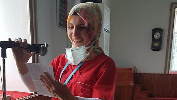 Hemşire, aşı olmayanlar için cami hoparlöründen anons yaparak aşıya davet etti - Sputnik Türkiye