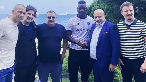 Mario Balotelli - Adana Demirspor ile sözleşme - Sputnik Türkiye