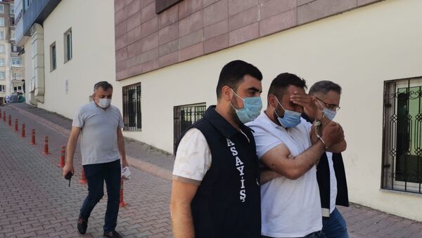 Kayseri'de motosikletli taciz şüphelisi yakalandı: 'İyi çekin, yakışıklı çıkayım' - Sputnik Türkiye