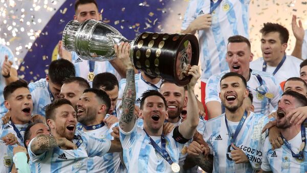 Copa America finalinde Brezilya'yı 1-0 mağlup eden Arjantin şampiyon oldu - Sputnik Türkiye