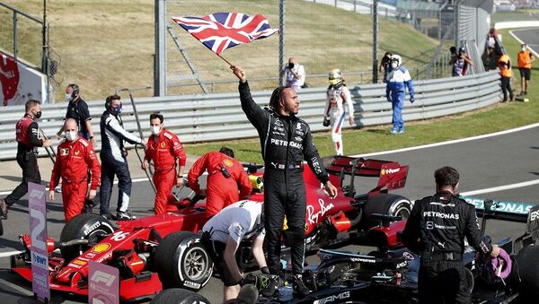 Britanya Grand Prixi'ni  Lewis Hamilton aldı - Sputnik Türkiye