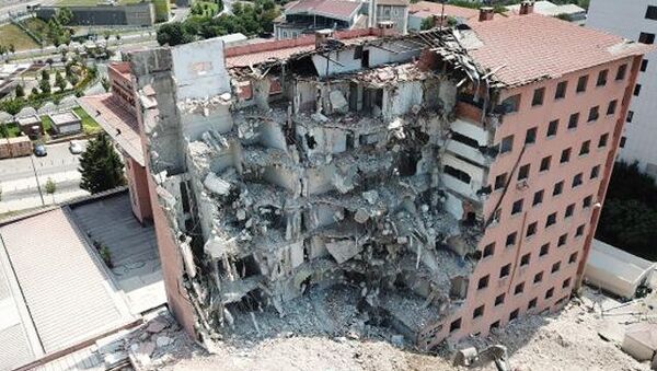 Haydarpaşa Numune Hastanesi'nin dahiliye binasında yıkıma başlandı - Sputnik Türkiye