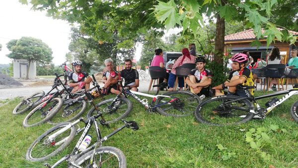 Sökülen şeritler nedeniyle Polonezköy Tabiat Parkı'nda kaybolan bisikletçiler - Sputnik Türkiye