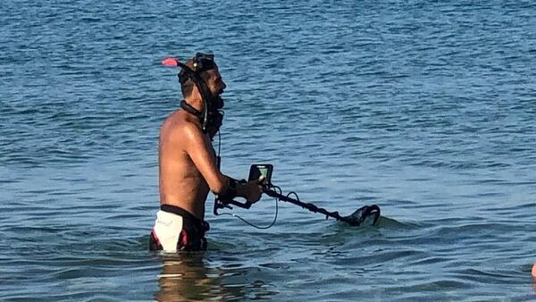 Antalya sahillerinde define avcıları - Sputnik Türkiye
