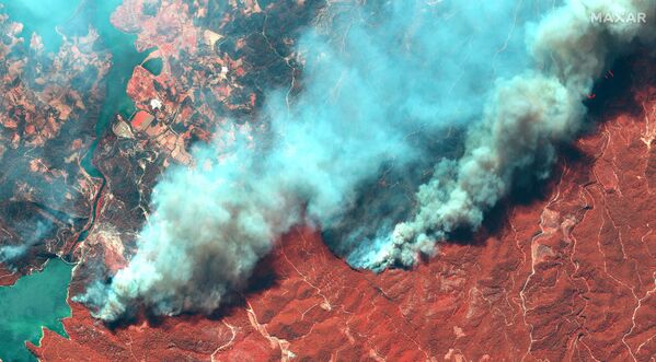 Manavgat'taki orman yangınının uydu görüntüsü - Sputnik Türkiye