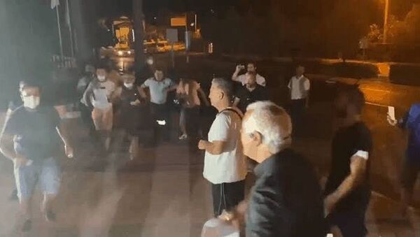 Marmaris'te Halk TV ekibine canlı yayında saldırı - Sputnik Türkiye