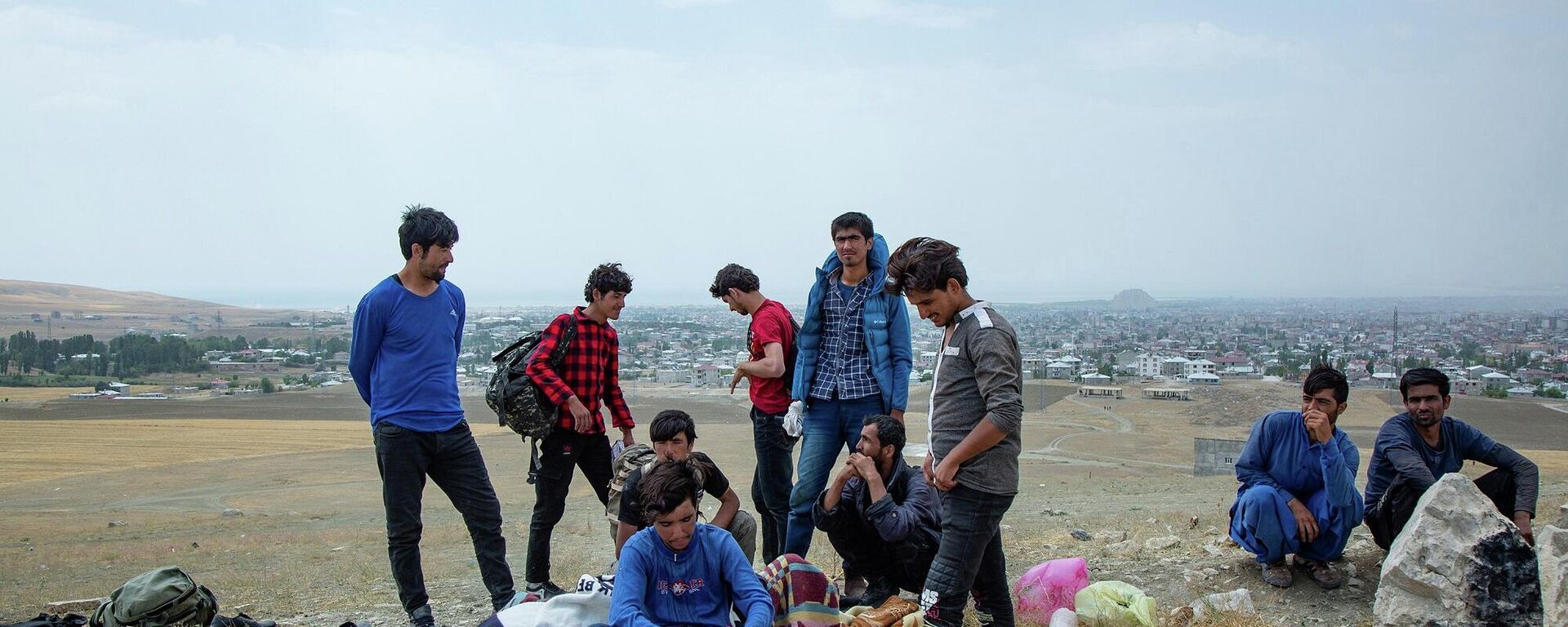 Afganlar - Afgan sığınmacılar, Afanistan'dan Türkiye'ye gelen sığınmacılar - Sputnik Türkiye, 1920, 06.04.2023
