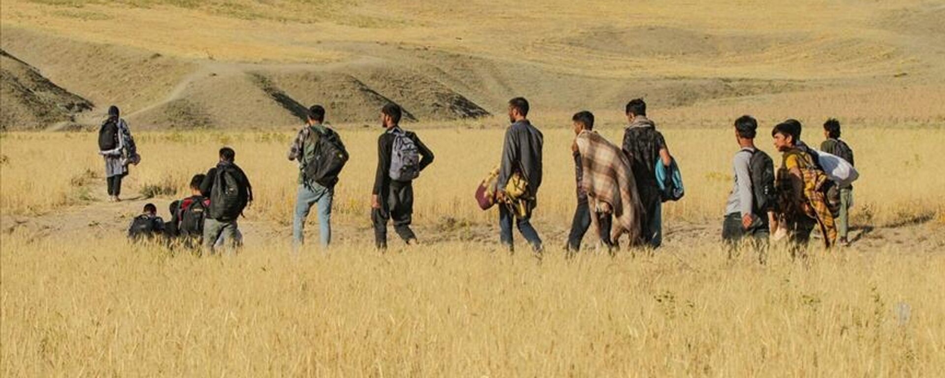 Afganistan'da Taliban dönemi | İran Afgan mültecilerin ülkeye girişini engelleyecek - Sputnik Türkiye, 1920, 01.09.2021