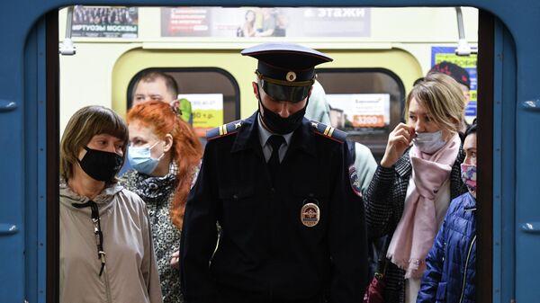 Rusya, koronavirüs, maske, metro - Sputnik Türkiye