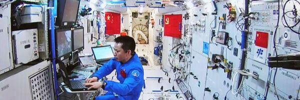 Çinli astronot Tang Hongbo - Sputnik Türkiye