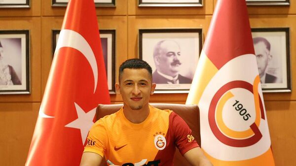 Galatasaray, Rumen futbolcu Morutan ile 5 yıllık sözleşme imzaladı - Sputnik Türkiye