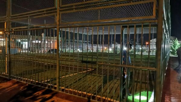 Kayseri'nin Melikgazi ilçesinde halı sahada maç oynayan gençler arasında çıkan kavgada 3 kişi tüfekle vurularak yaralandı. - Sputnik Türkiye