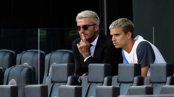 David Beckham ve oğlu Romeo Beckham - Sputnik Türkiye