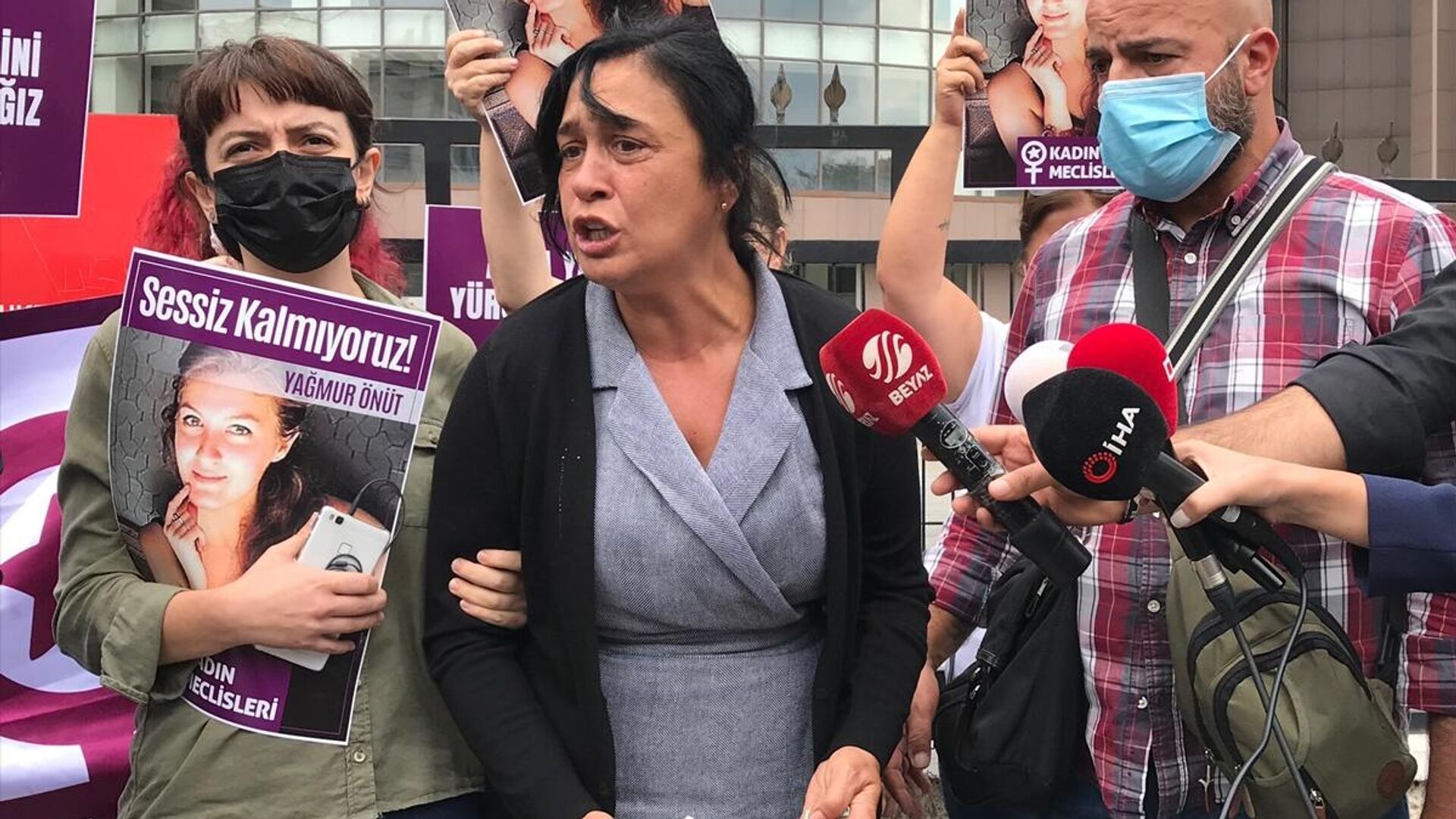 Silahla şaka yaparken arkadaşını öldüren sanığın yeniden yargılanmasına başlandı - Sputnik Türkiye, 1920, 09.09.2021