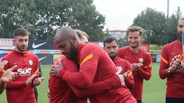 Galatasaray’da Marcao ile Kerem Aktürkoğlu takım önünde barıştı - Sputnik Türkiye