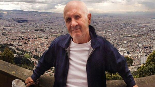 The Rolling Stones'un tur menajeri Mick Brigden, evinde köpeği için mezar kazarken öldü - Sputnik Türkiye